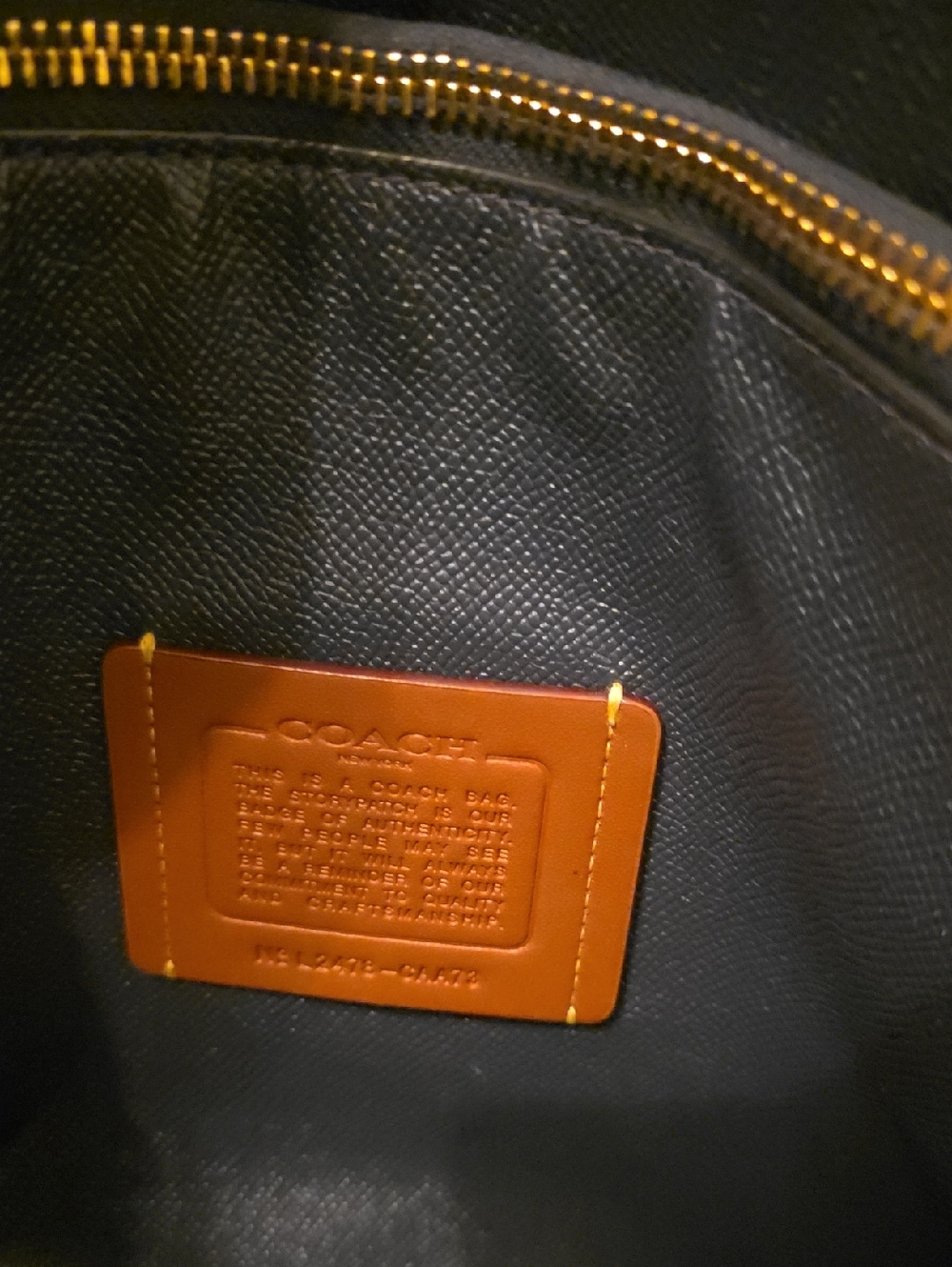 🍒Coach🍒Mollie City Tote🍒 Signature Canvas with Cherry🍒 Print Euc Beautiful! - Picture 5 of 10